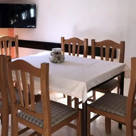 Apartamento In Murter Near Kornati National Park Tisno